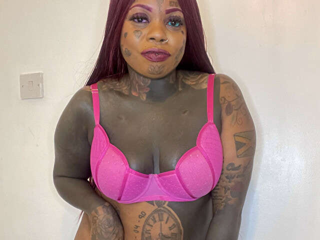 TATTEDEBONY free sexy photo