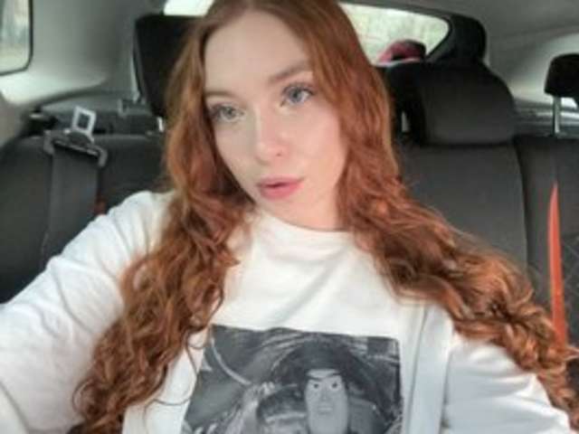 CINNABONGIRL amateur webcam photo