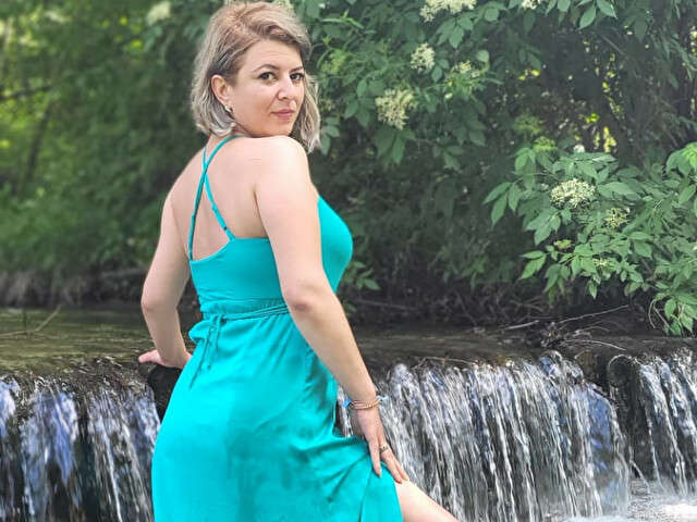 ELECTRIKSMIL amateur webcam photo