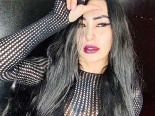 ELINNE-HENDRIX amateur webcam photo