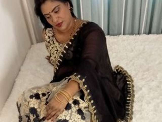 INDIANDELIGHT001 amateur webcam photo