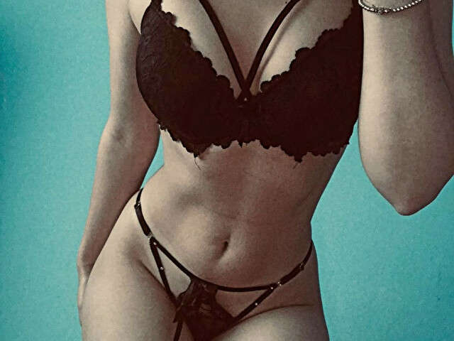 JULIAHAIE amateur webcam photo