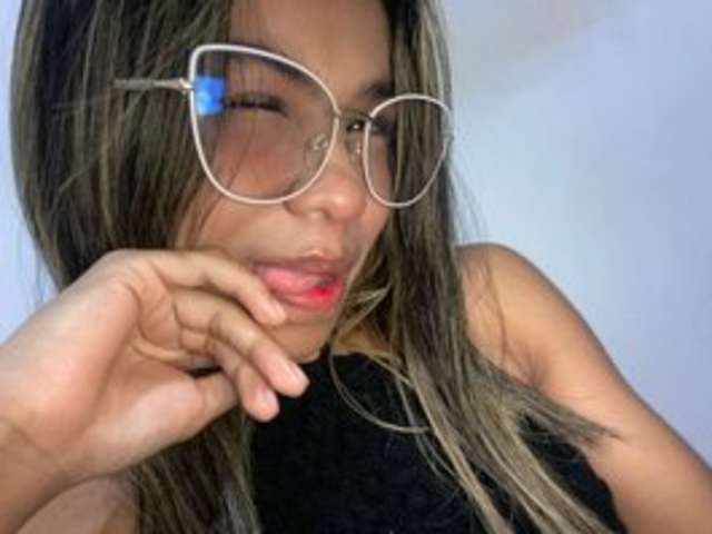 KARINNA-SANTANA amateur webcam photo