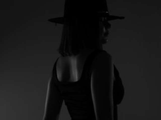 KIRA-RODRIGUEZ amateur webcam photo