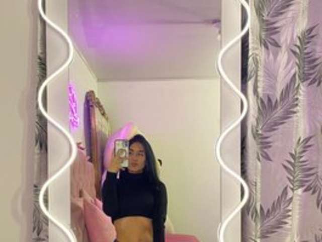 LUDOKITTY-TAY amateur webcam photo