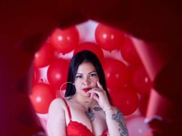 MARTINA-TAY amateur webcam photo