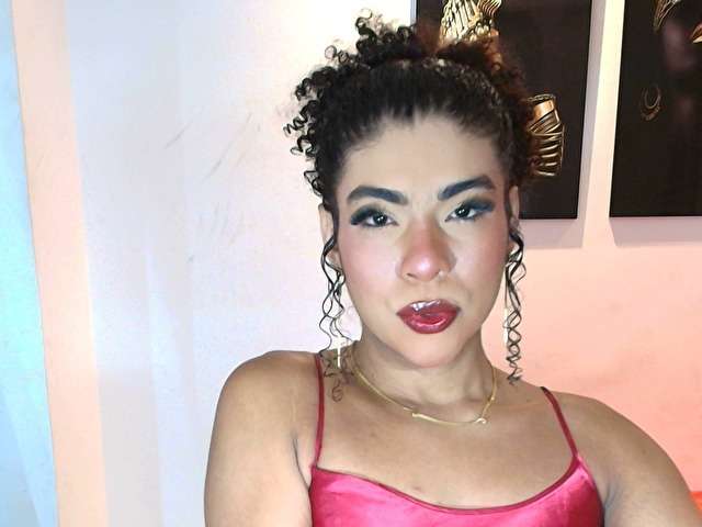 NAOMMYLOVE amateur webcam photo