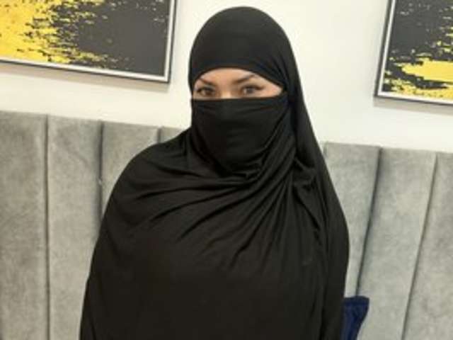 NAYLAA- amateur webcam photo