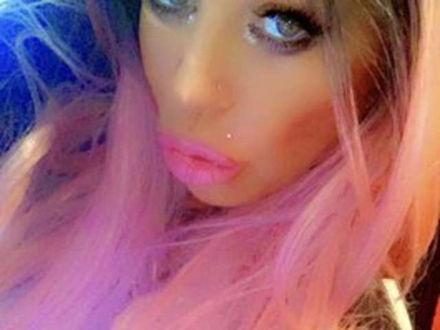 PAMELAGUNNS amateur webcam photo