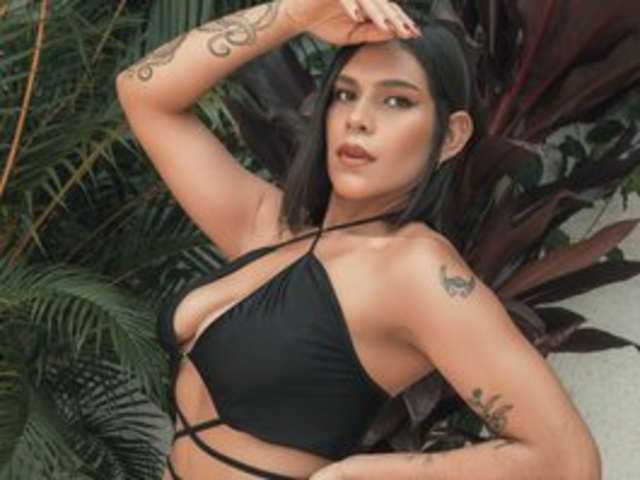 SARAHYATES amateur webcam photo