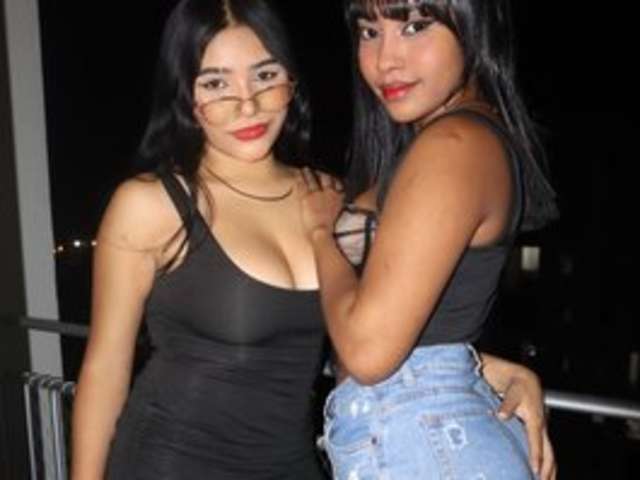 STARTLINDAGIRLSSOME amateur webcam photo