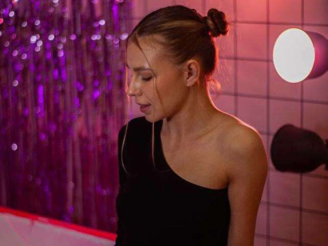 TESSWETYY amateur webcam photo